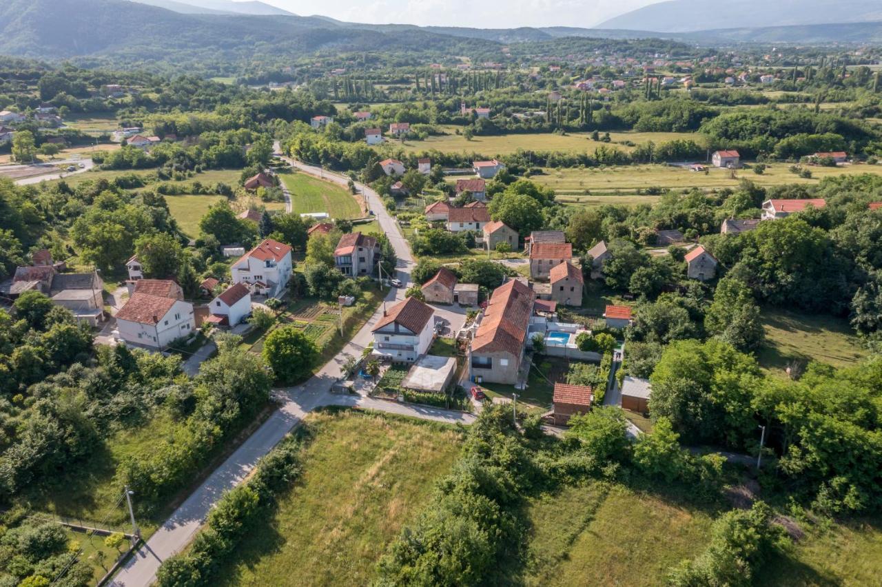 Holiday House Mala Sinj Esterno foto