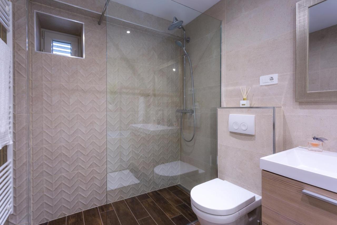 Holiday House Mala Sinj Esterno foto
